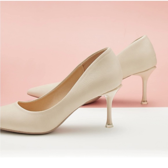 NWT✨ C.Paravano White Pointed Pump Heels - Picture 4 of 16